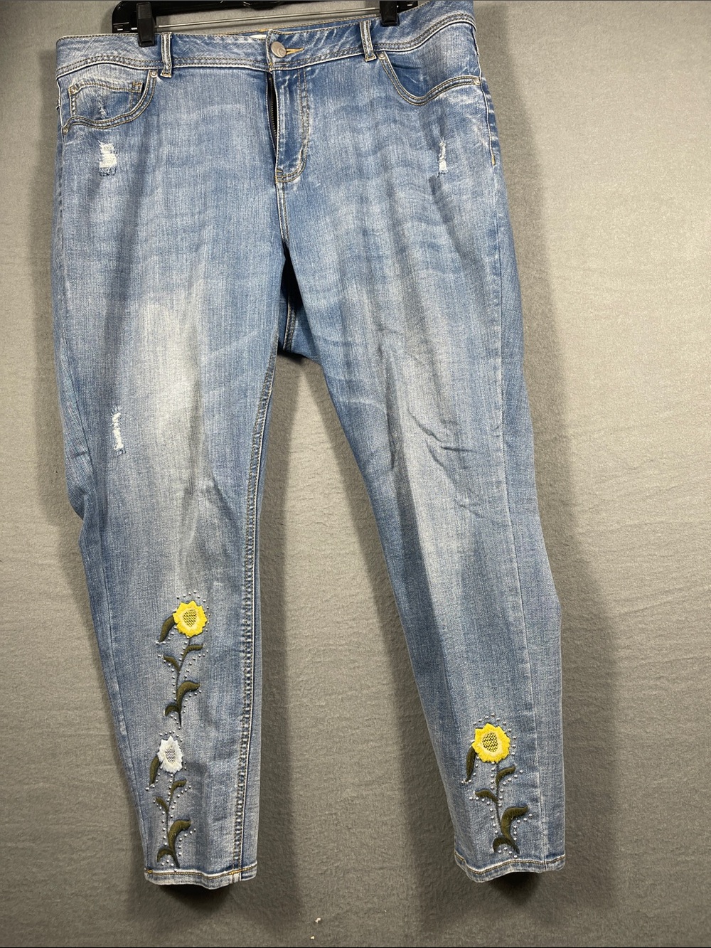 Light Blue Women's Embroidered Sunflower Jeans